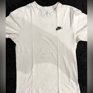 Small plain white Nike t shirt